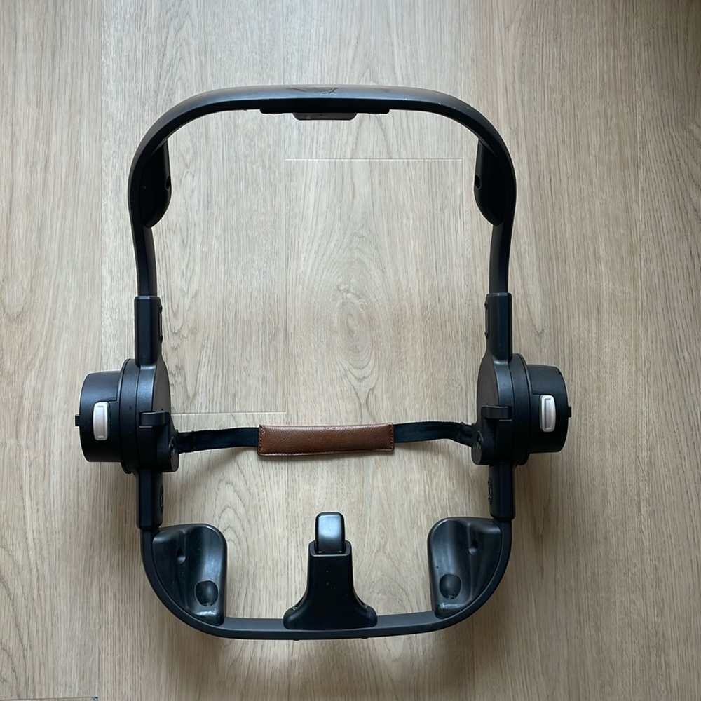 Foldable adapter ring for Nuna Triv  not compatible with Nuna MiXX